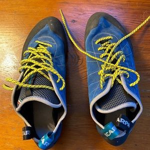 Mens Scarpa climbing shoes
